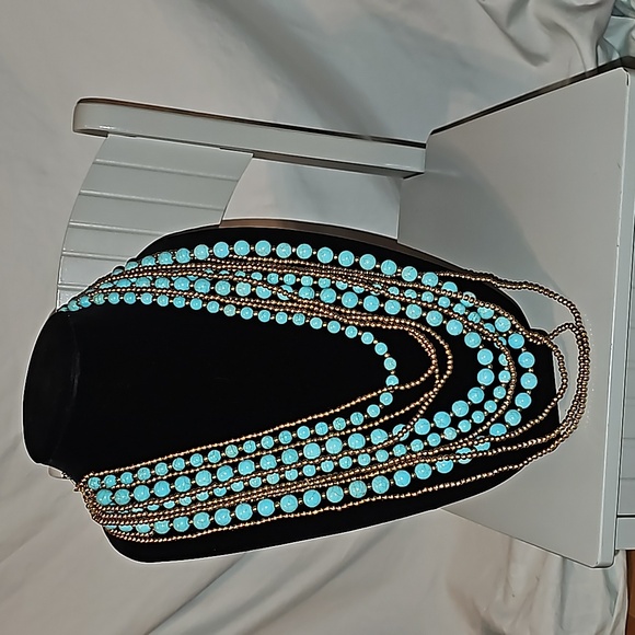 Faux turquoise and gold tone necklace - Picture 5 of 5